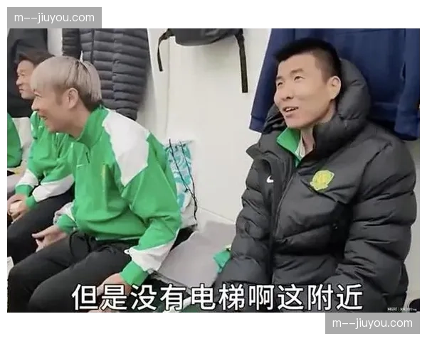 国安边后卫人荒持续 王刚邓捷夫轮番客串左右两翼